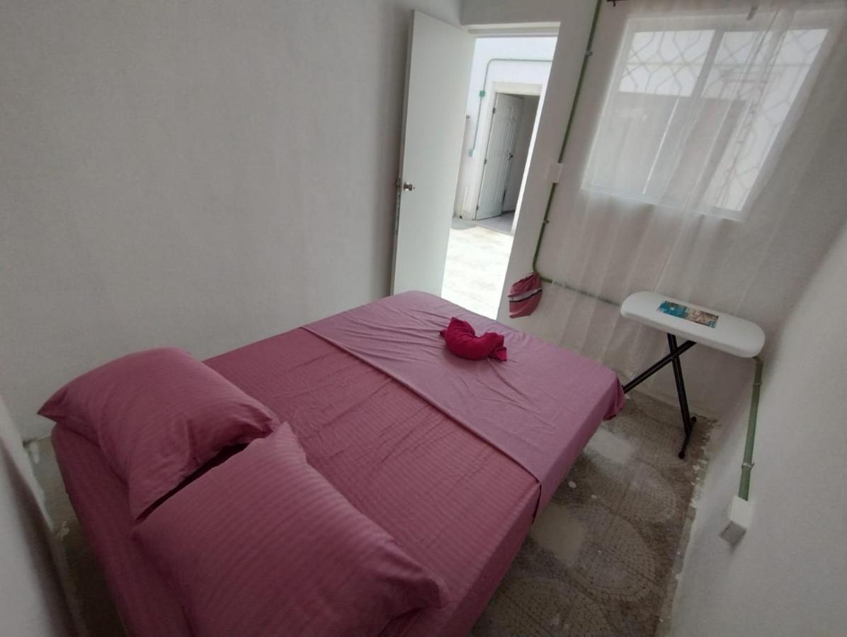 777 Lenderman Hostal 777 Cancun Exterior photo