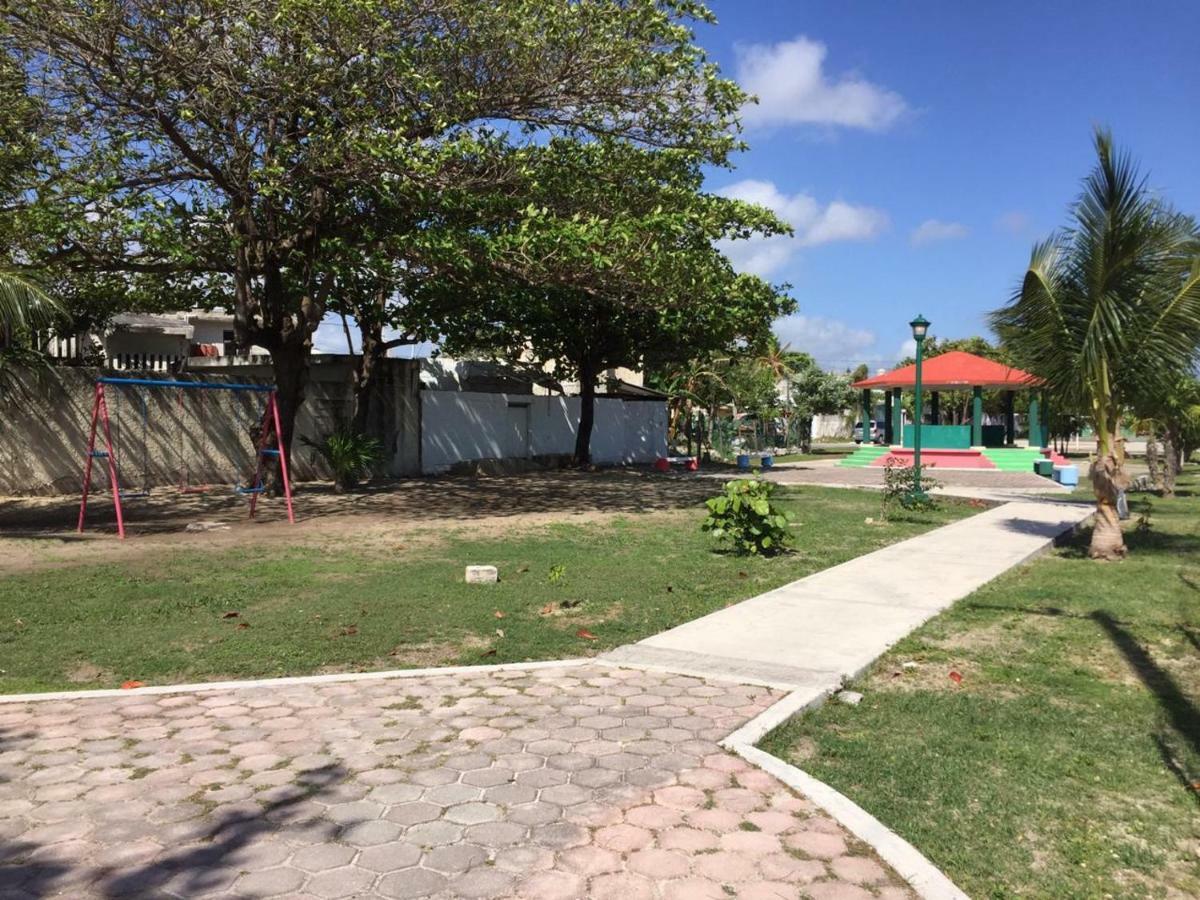 777 Lenderman Hostal 777 Cancun Exterior photo